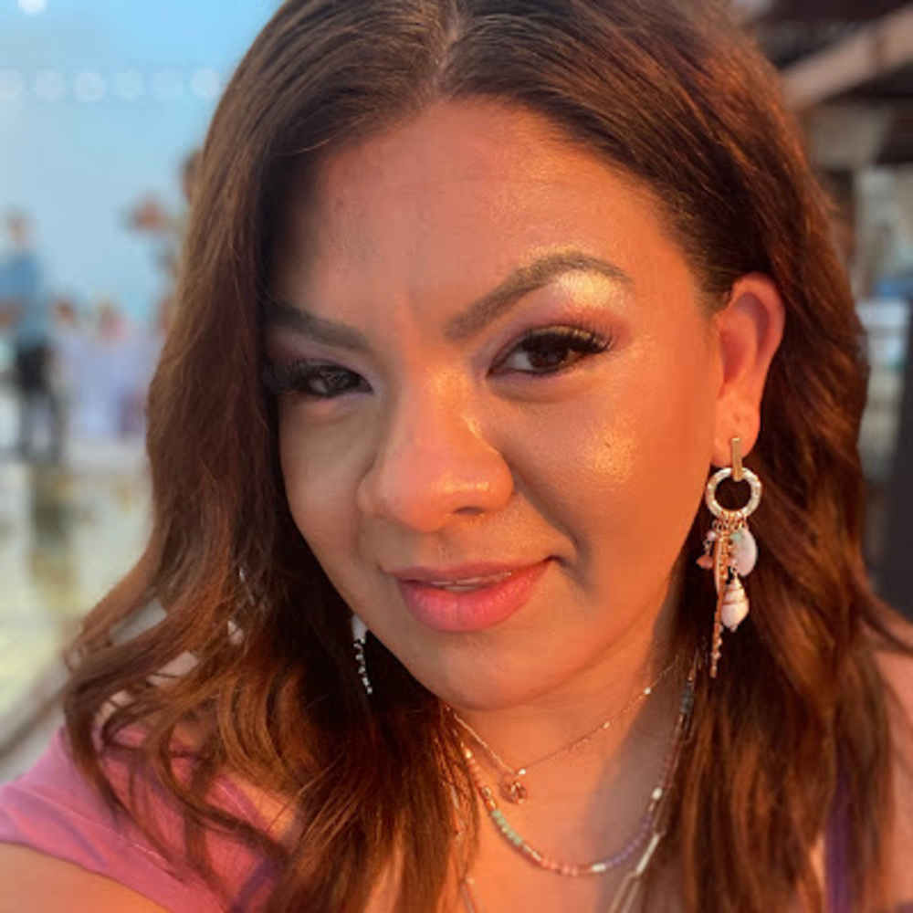 Meet your Posher, Adriana